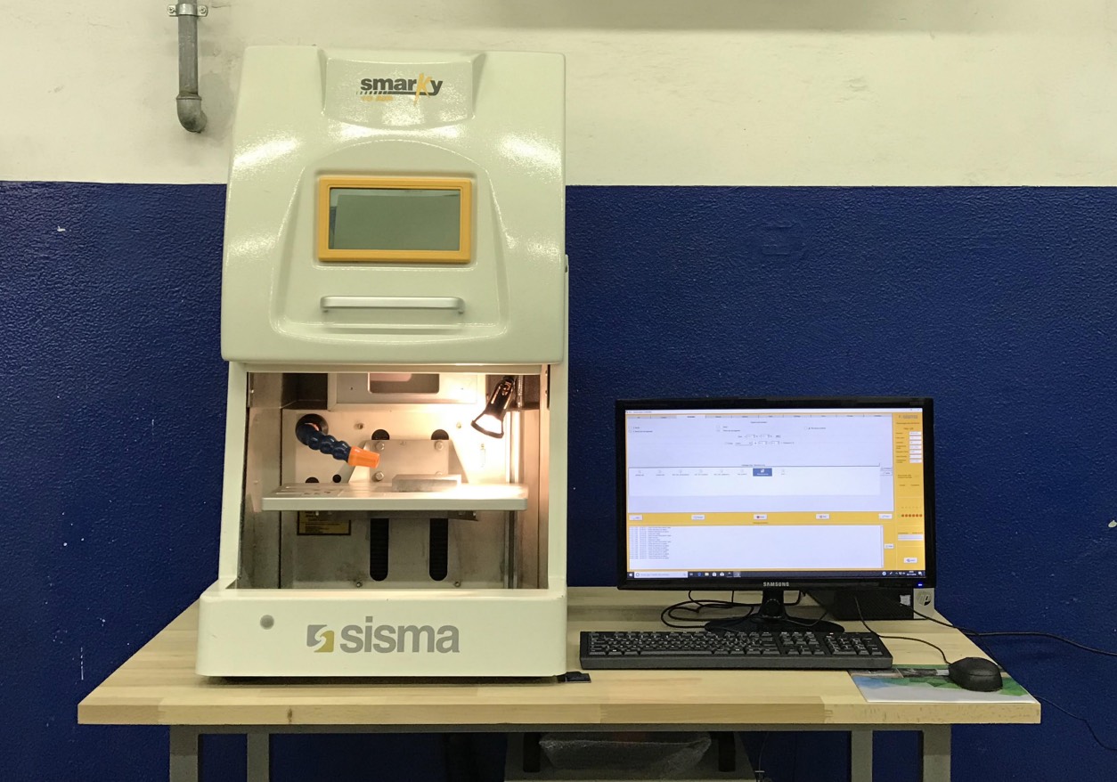 Marcatore ed incisore laser